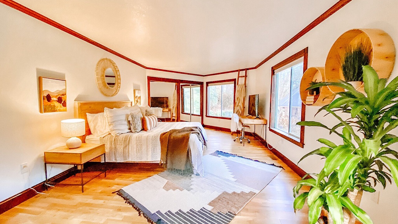 Photo of Bedroom in Mars Hill