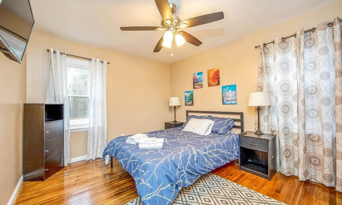 Photo of Bedroom in Pine Forest