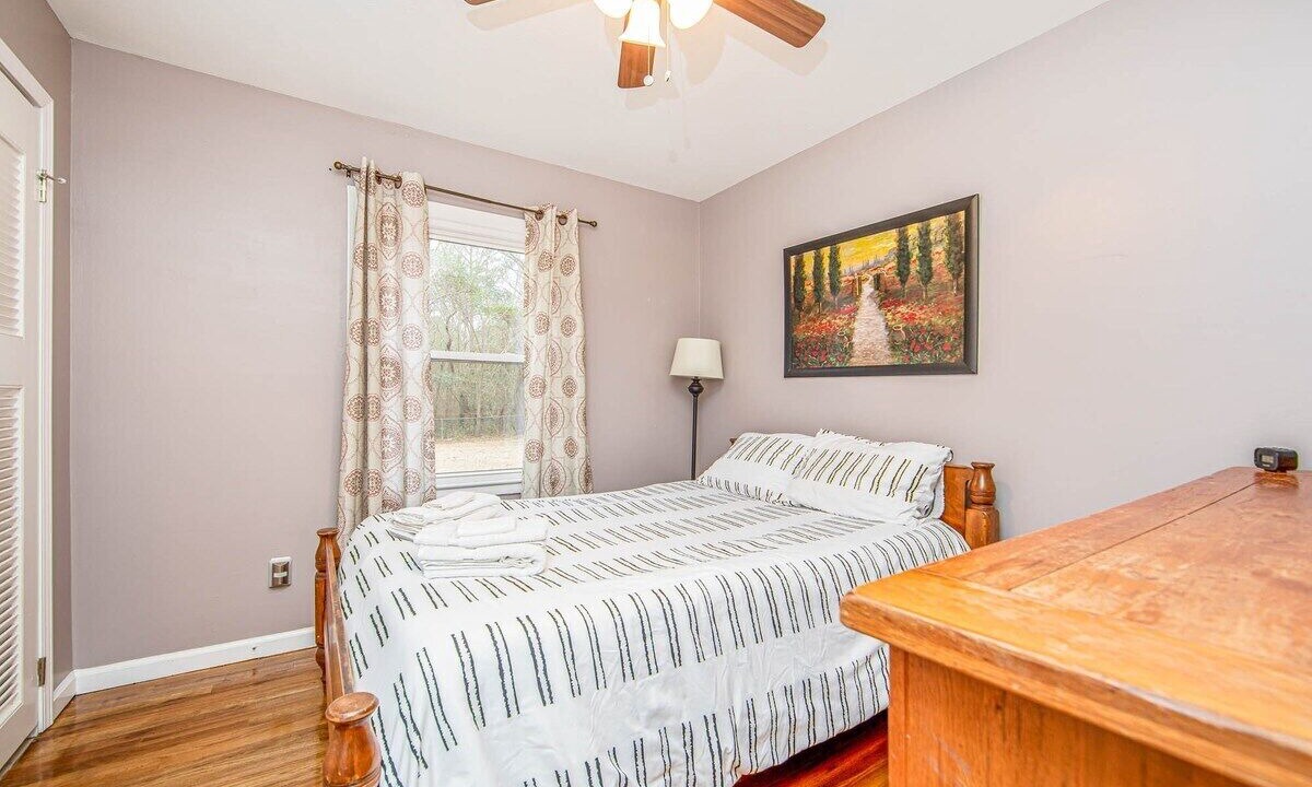 Photo of Bedroom in Pine Forest