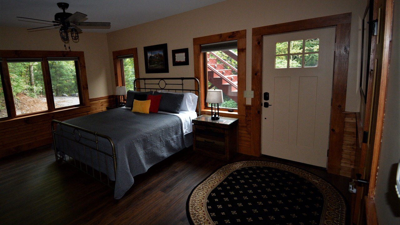 Photo of Bedroom in Saluda