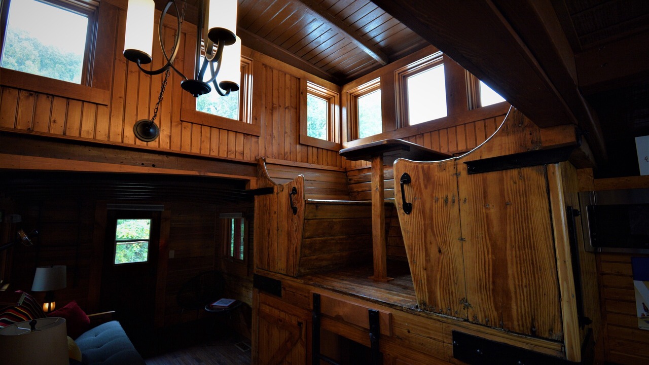 Photo of Livingroom in Saluda