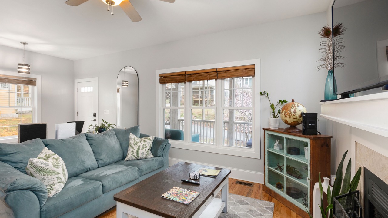 Photo of Livingroom in Oakley