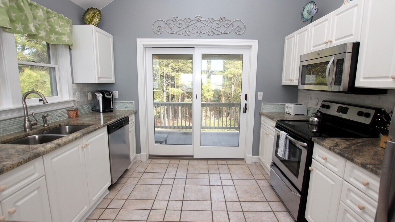 Photo of Kitchen in Monteray Shores