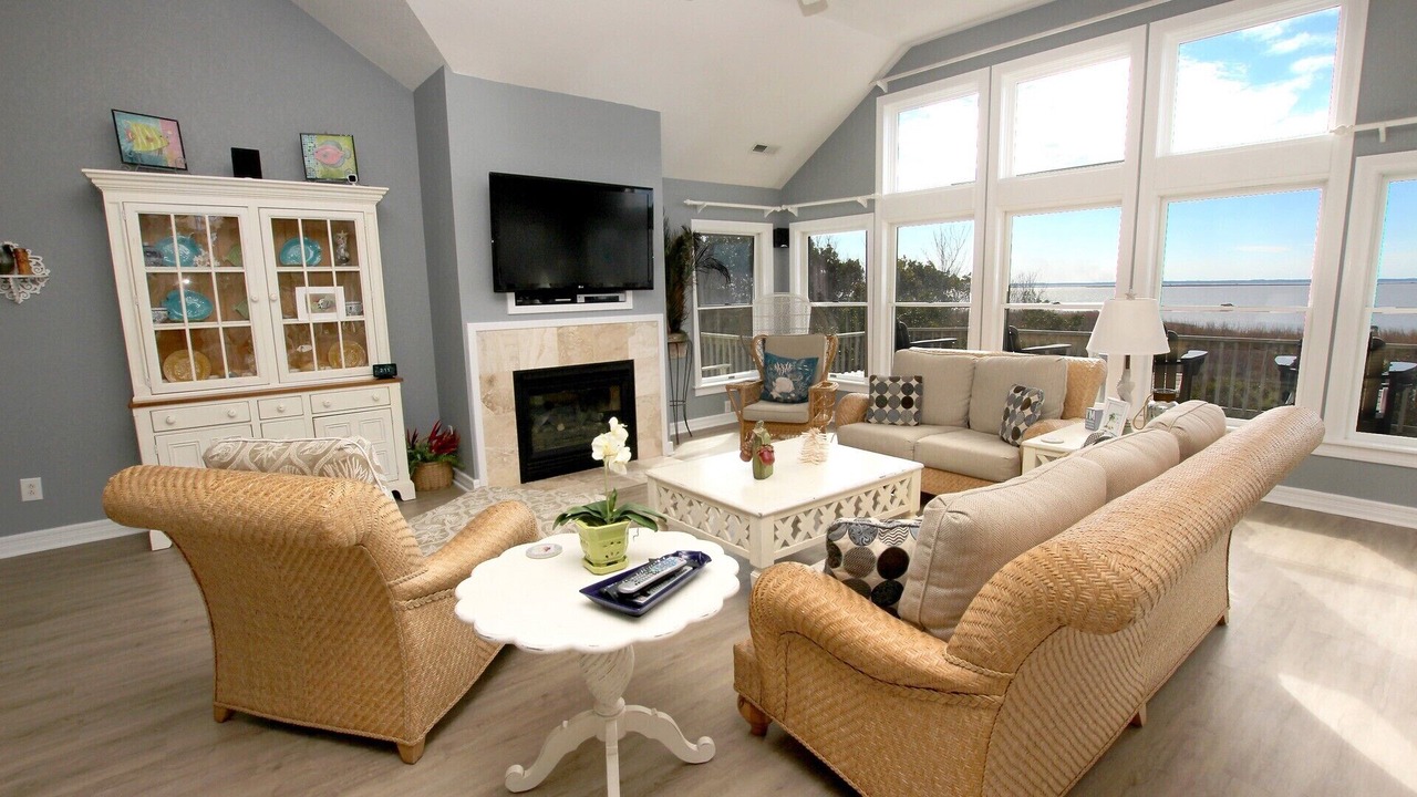Photo of Livingroom in Monteray Shores