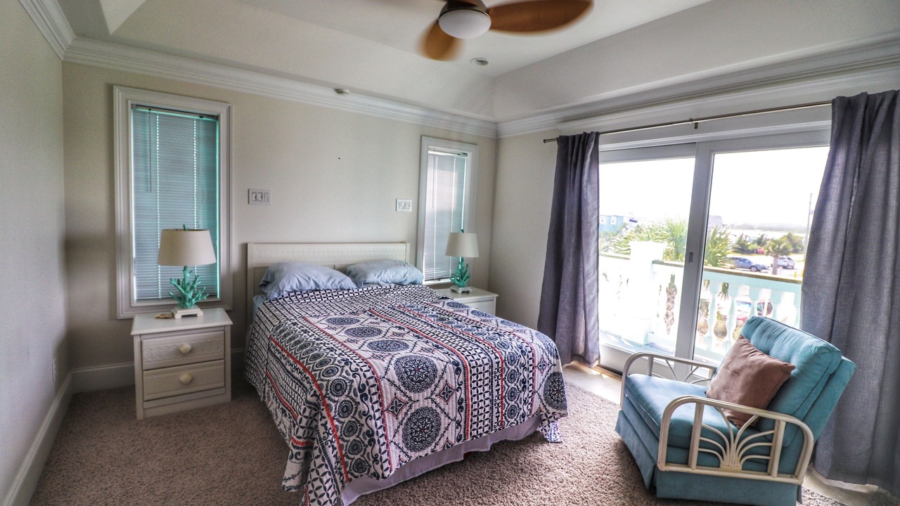 Photo of Bedroom in Topsail Beach