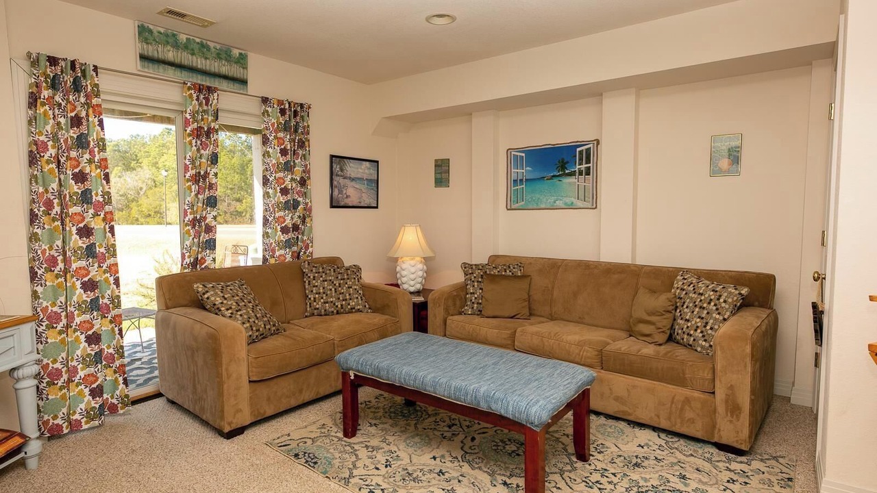 Photo of Livingroom in Bermuda Bay