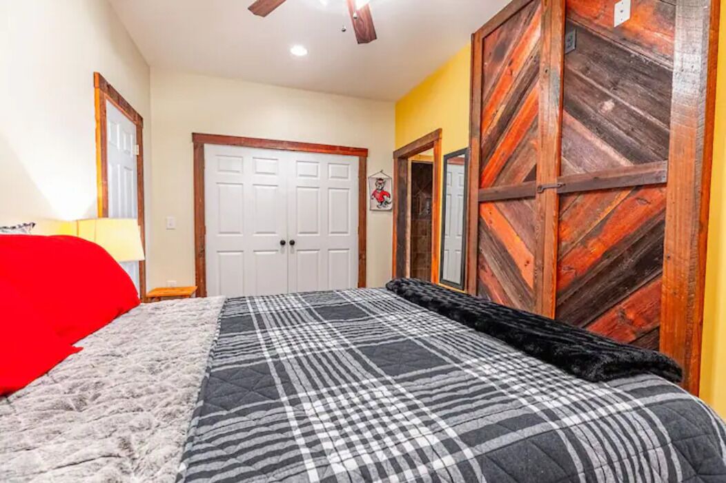 Photo of Bedroom in Clinton