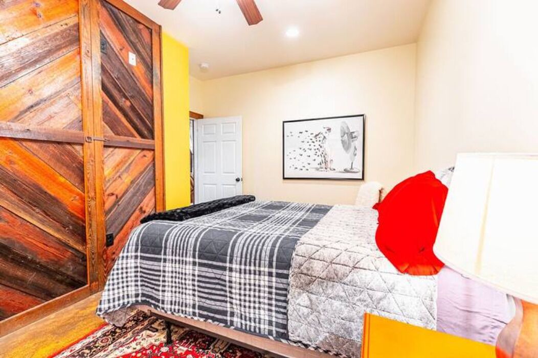 Photo of Bedroom in Clinton