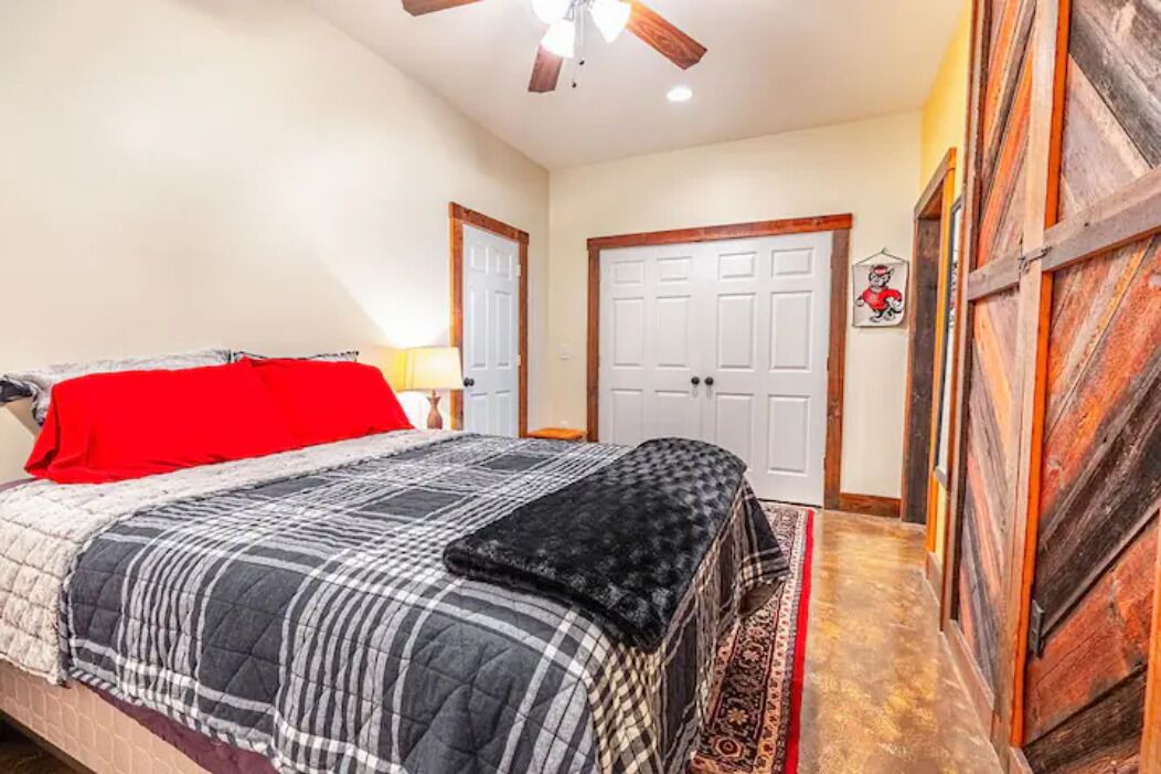 Photo of Bedroom in Clinton