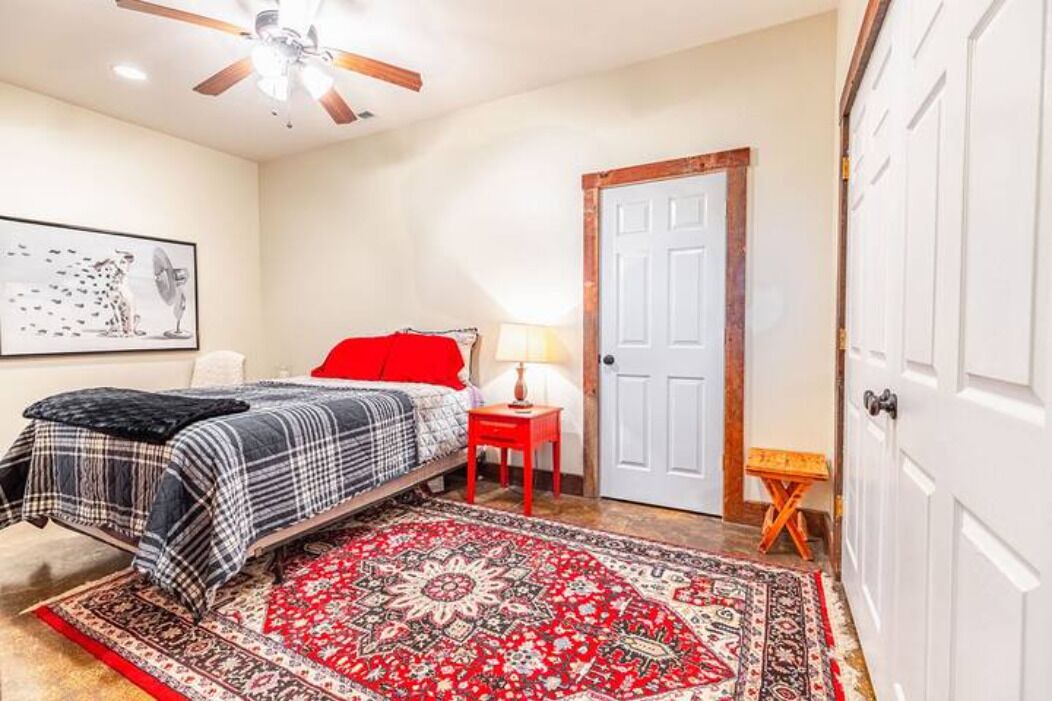 Photo of Bedroom in Clinton