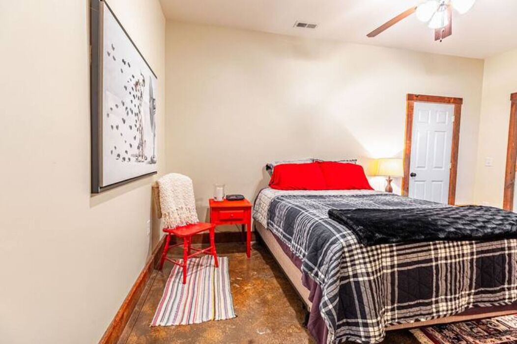 Photo of Bedroom in Clinton