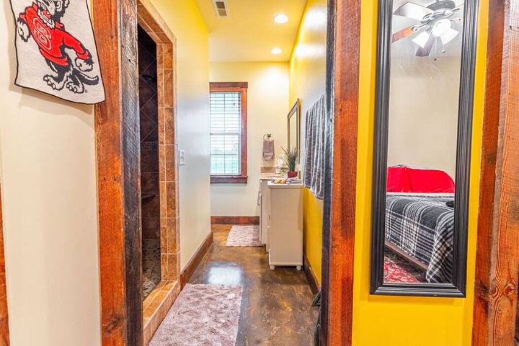 Photo of Bedroom in Clinton