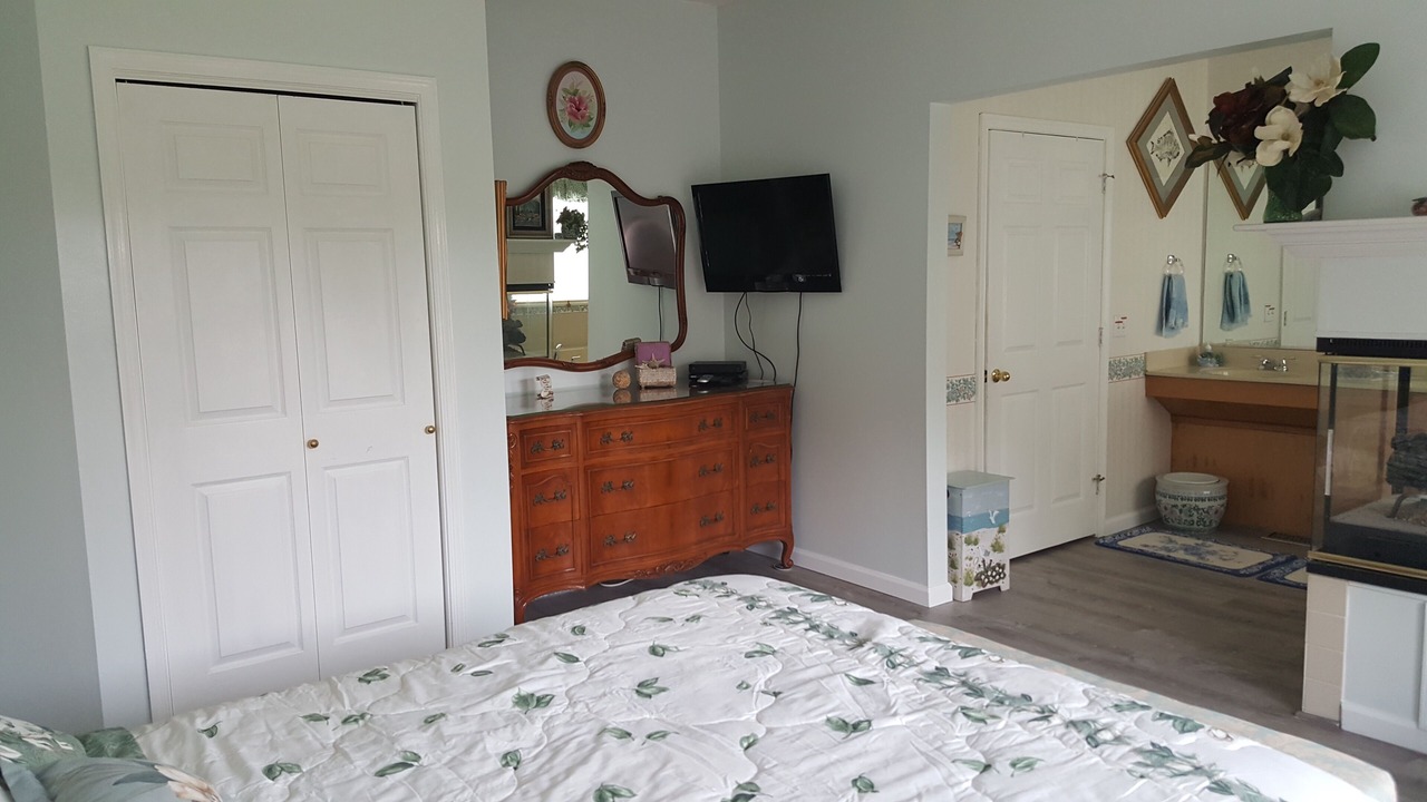 Photo of Bedroom in Corolla Light