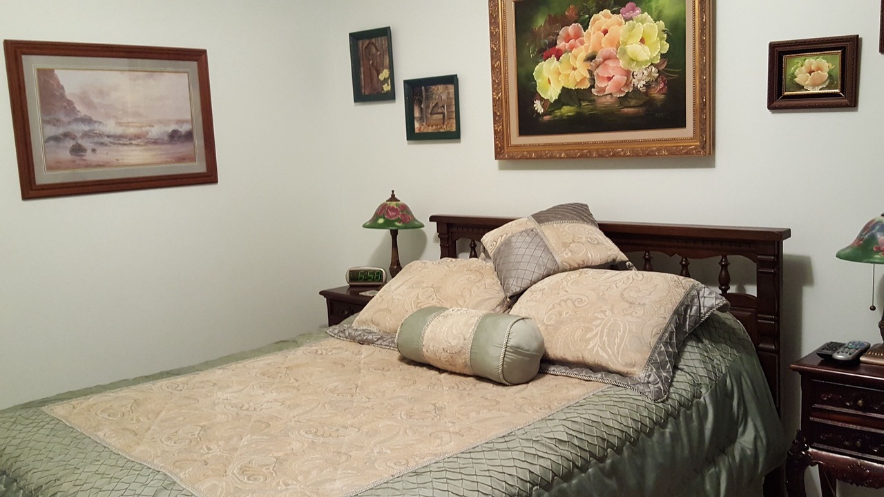 Photo of Bedroom in Corolla Light