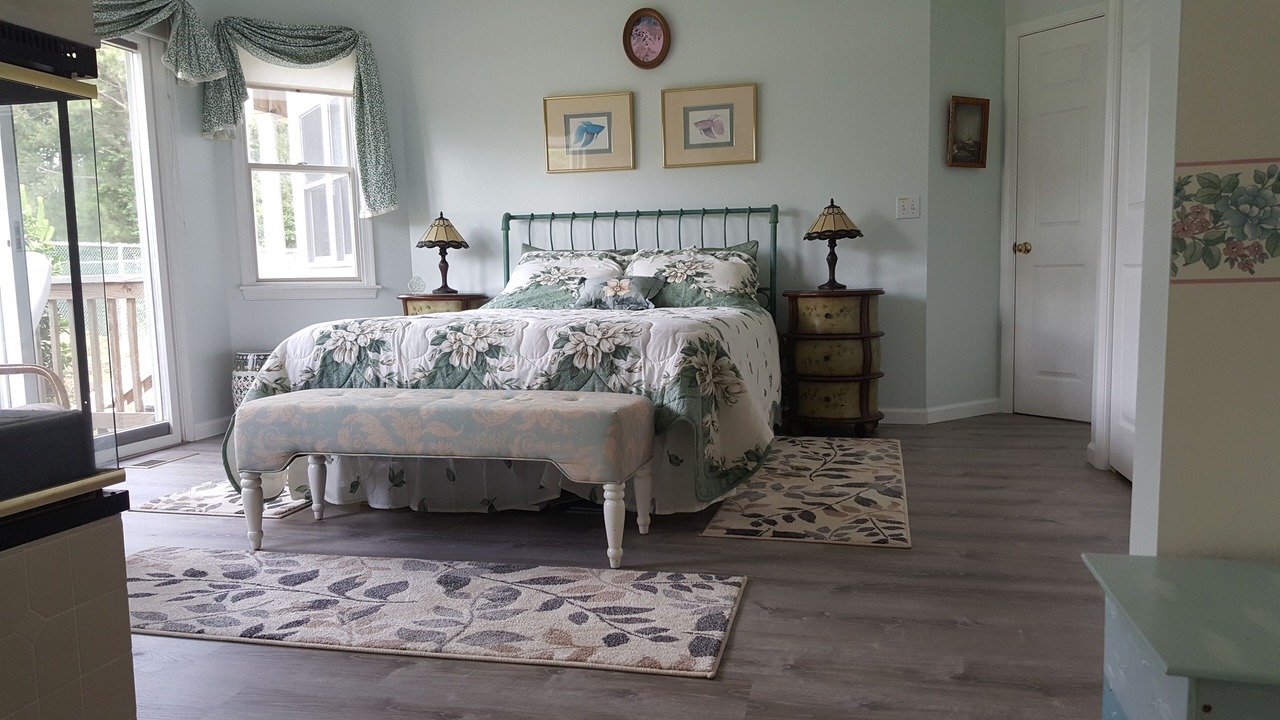 Photo of Bedroom in Corolla Light