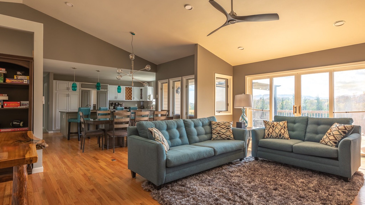 Photo of Livingroom in Candler