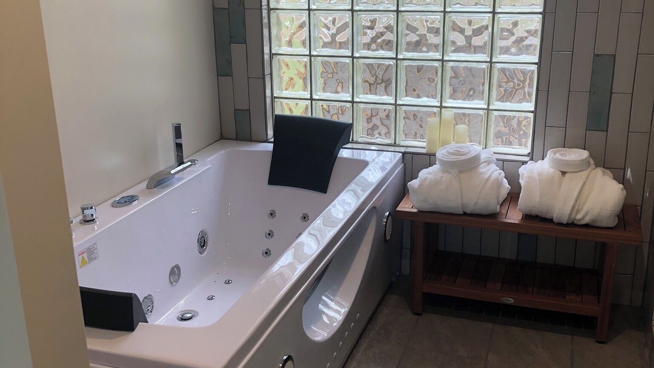 Photo of Bathroom in Candler