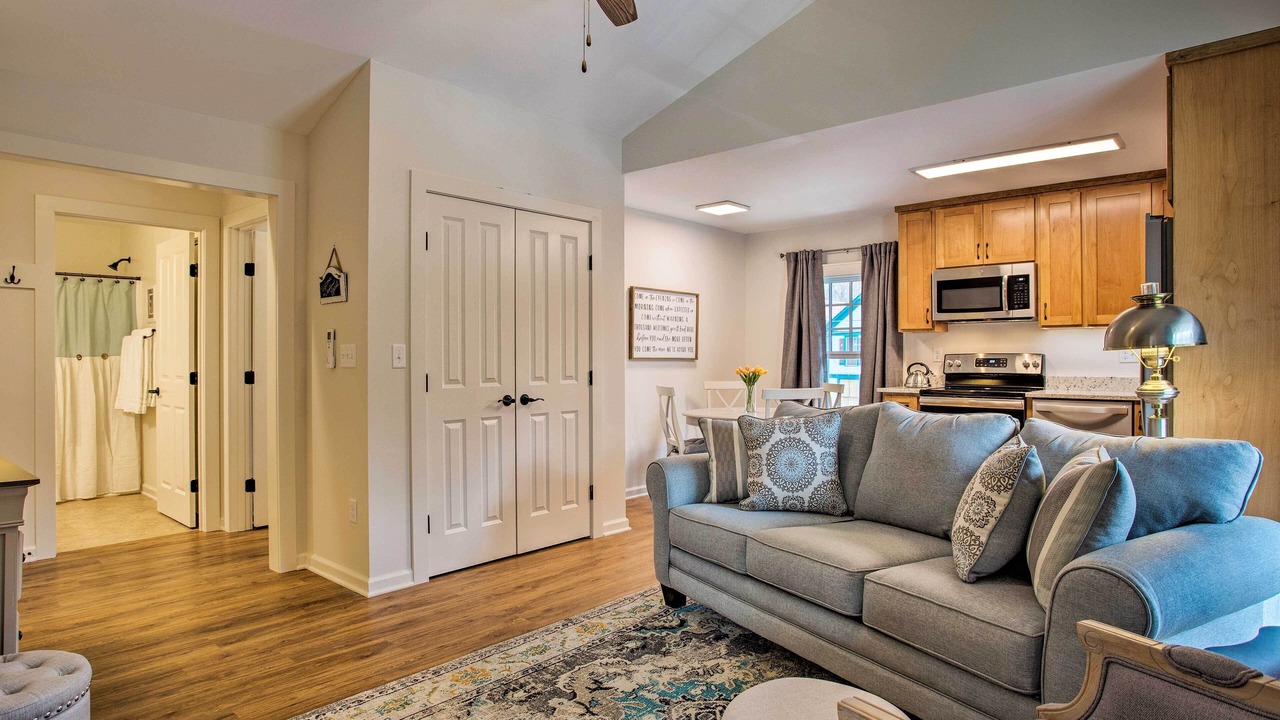 Photo of Livingroom in Saluda
