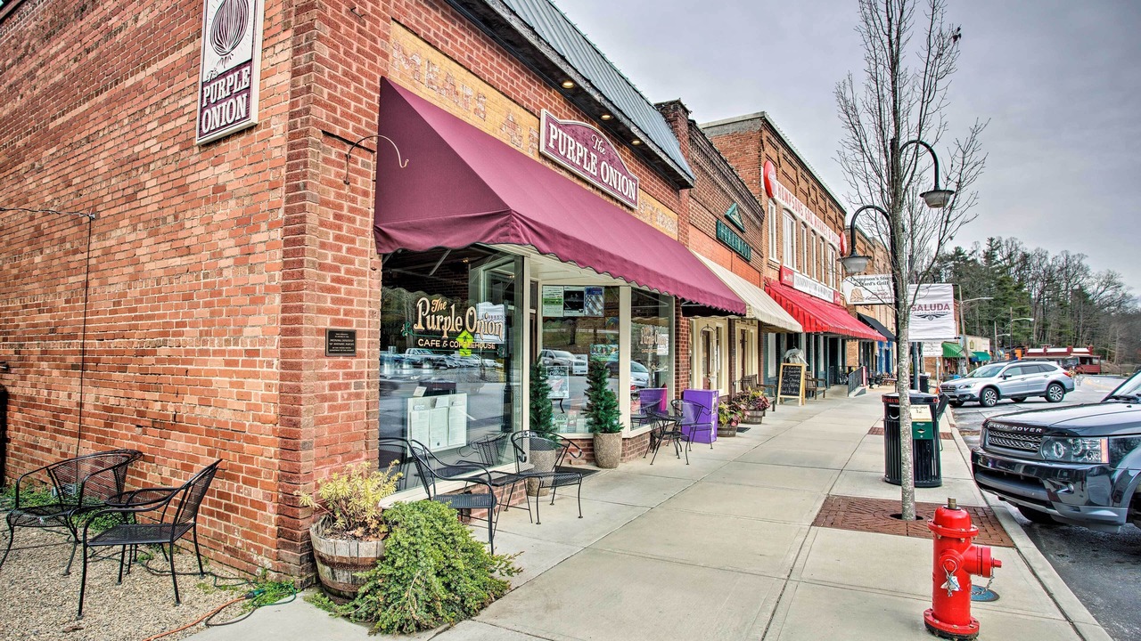 Photo of Others in Saluda