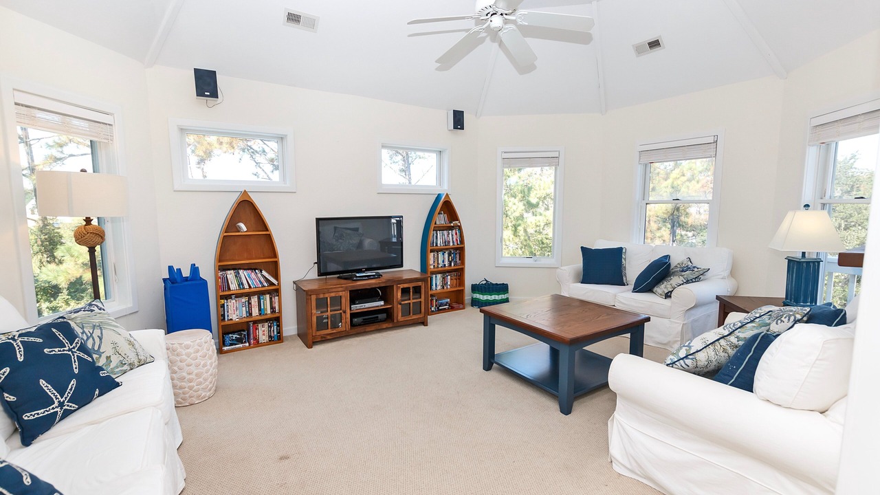 Photo of Livingroom in Corolla Light