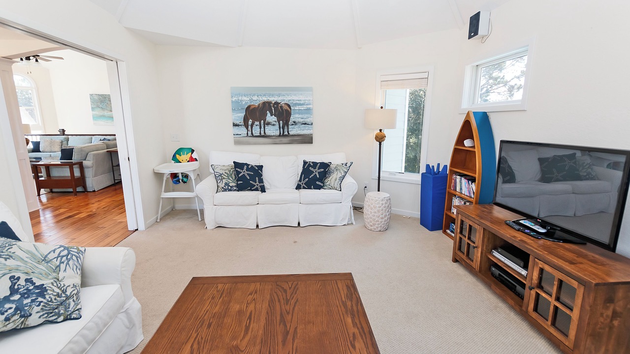 Photo of Livingroom in Corolla Light