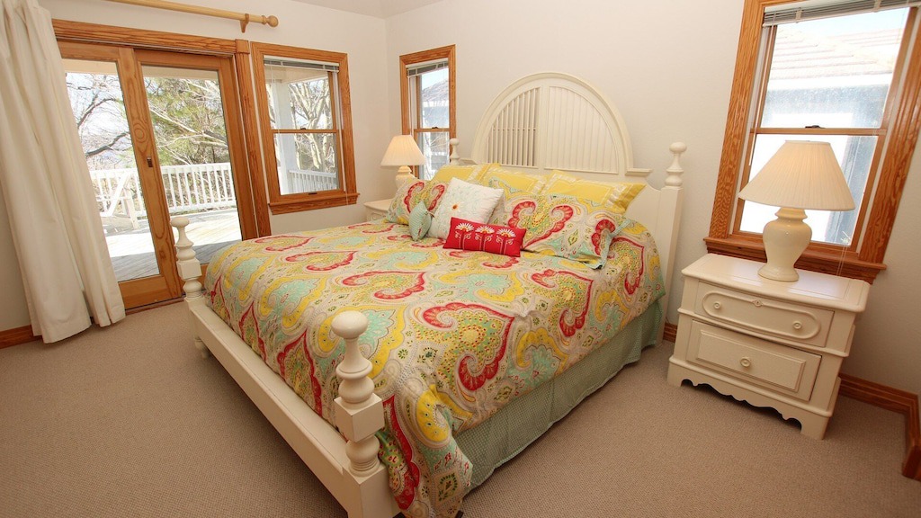 Photo of Bedroom in Monteray Shores