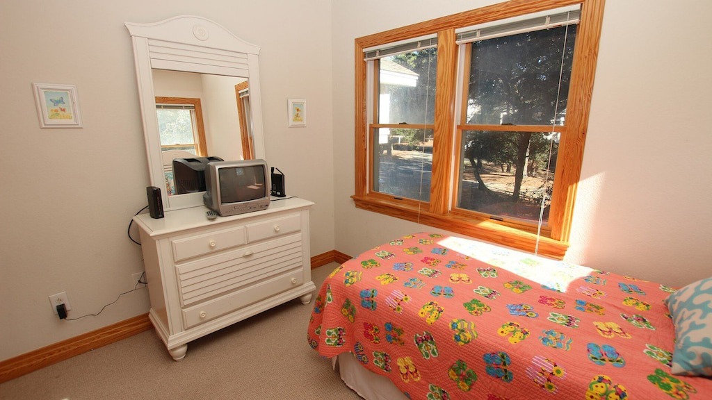 Photo of Bedroom in Monteray Shores