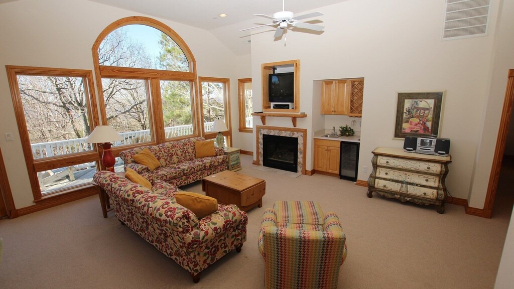 Photo of Livingroom in Monteray Shores