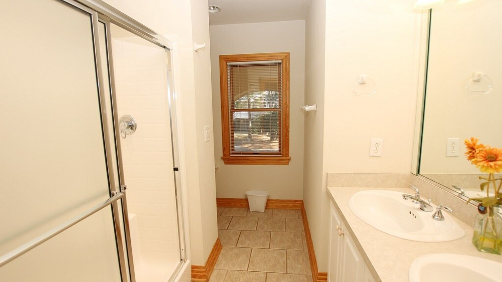 Photo of Bathroom in Monteray Shores