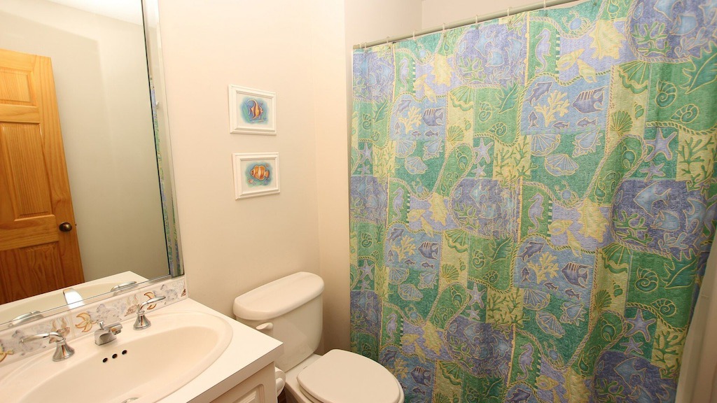 Photo of Bathroom in Monteray Shores