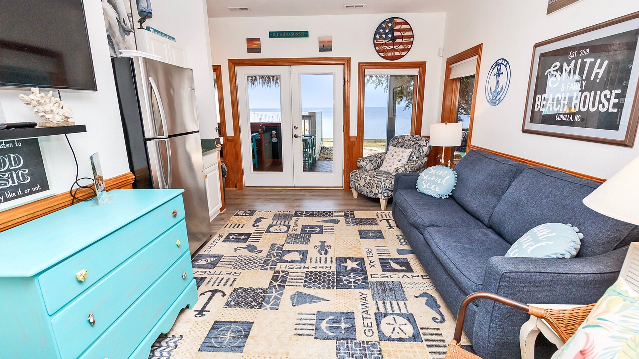 Photo of Livingroom in Monteray Shores