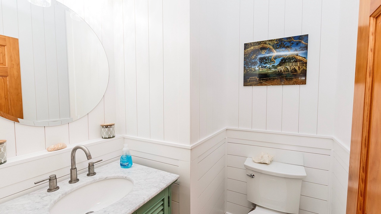 Photo of Bathroom in Monteray Shores
