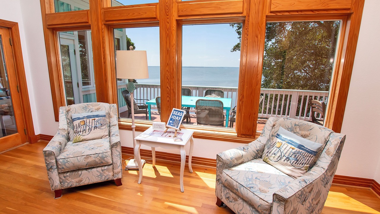 Photo of Livingroom in Monteray Shores