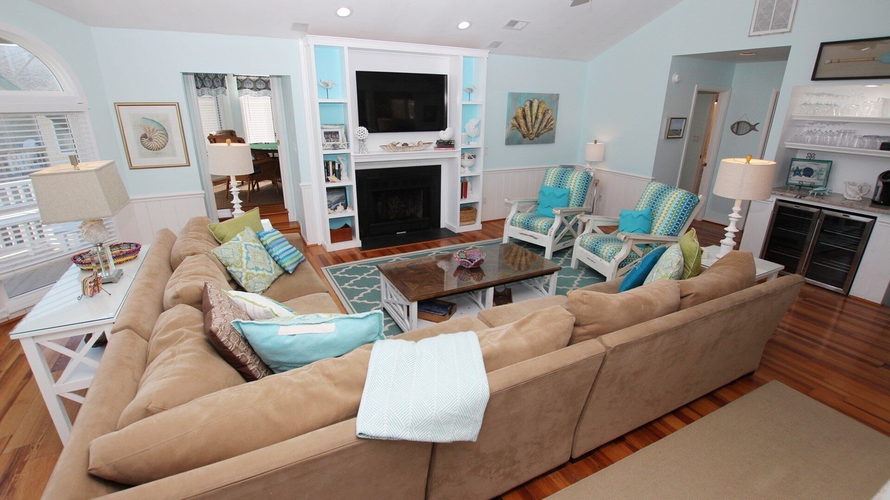 Photo of Livingroom in Corolla Light