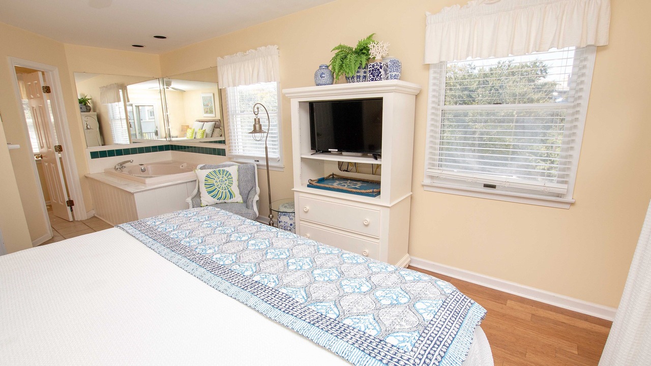 Photo of Bedroom in Corolla Light