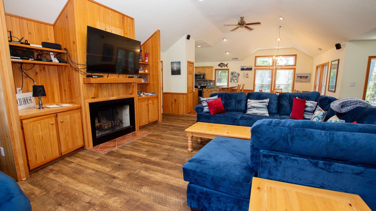 Photo of Livingroom in Corolla Light