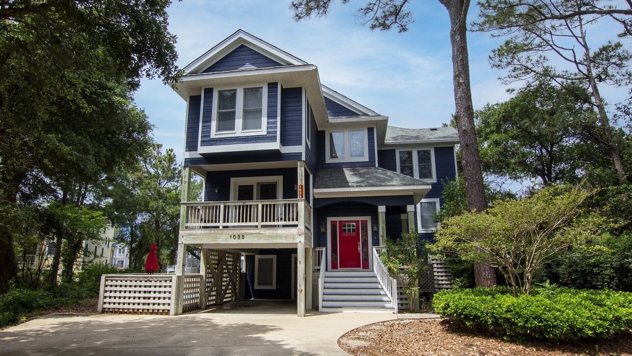 Photo of Outdoor in Corolla Light