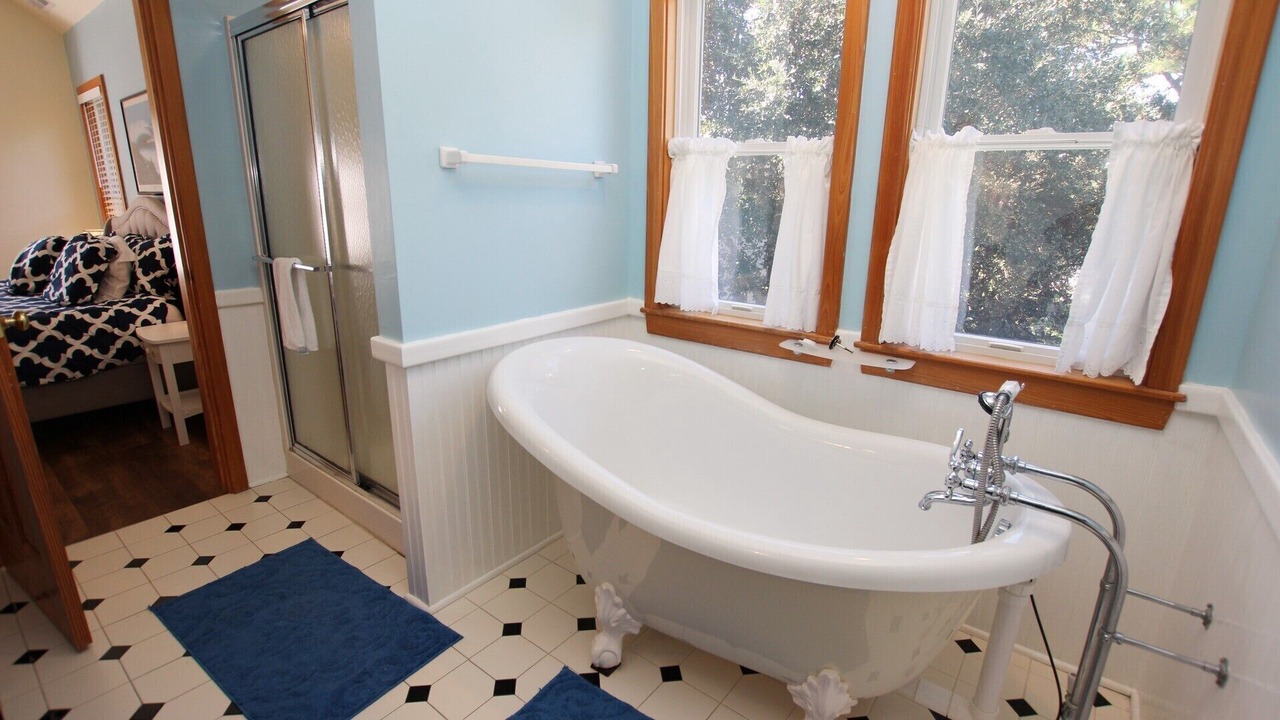 Photo of Bathroom in Corolla Light