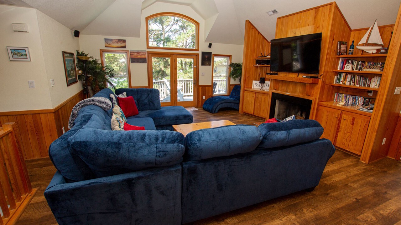 Photo of Livingroom in Corolla Light