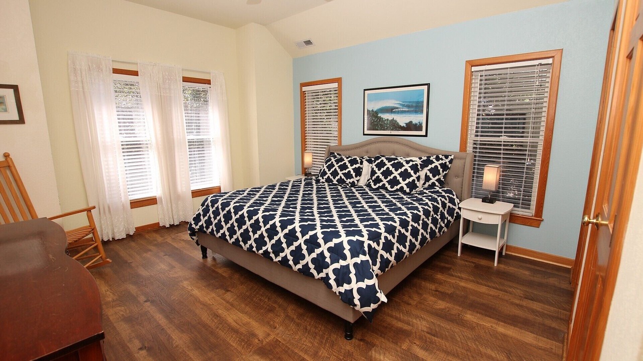 Photo of Bedroom in Corolla Light