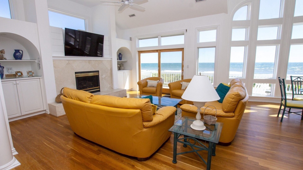 Photo of Livingroom in Pine Island
