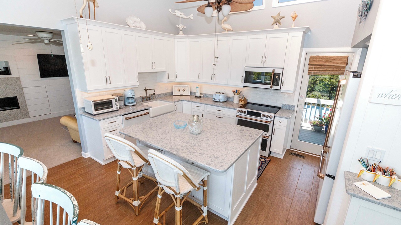 Photo of Kitchen in Whalehead Beach