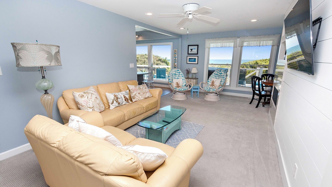 Photo of Livingroom in Whalehead Beach