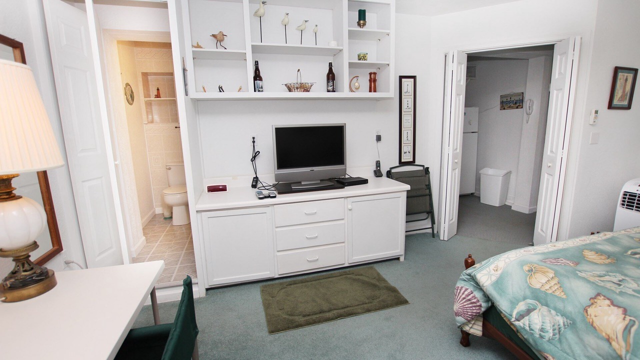 Photo of Bedroom in Corolla Light