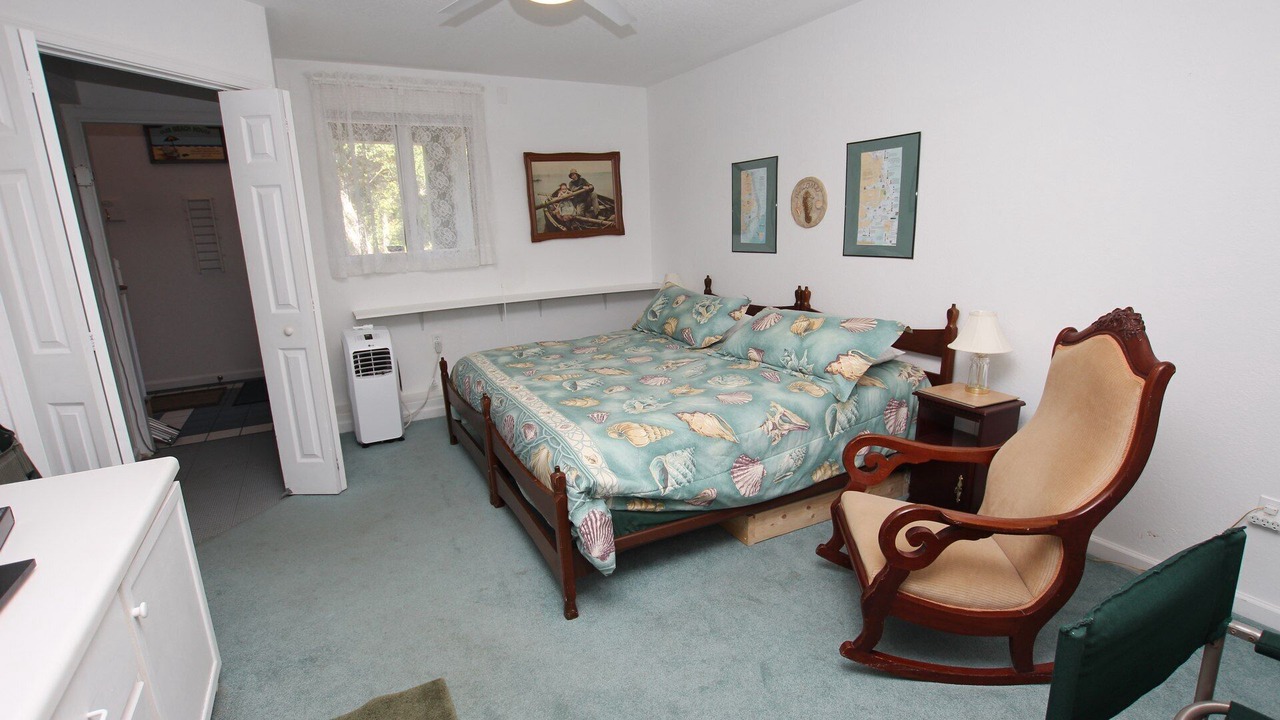Photo of Bedroom in Corolla Light