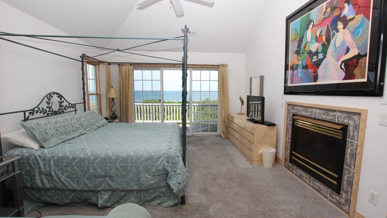 Photo of Bedroom in Pine Island