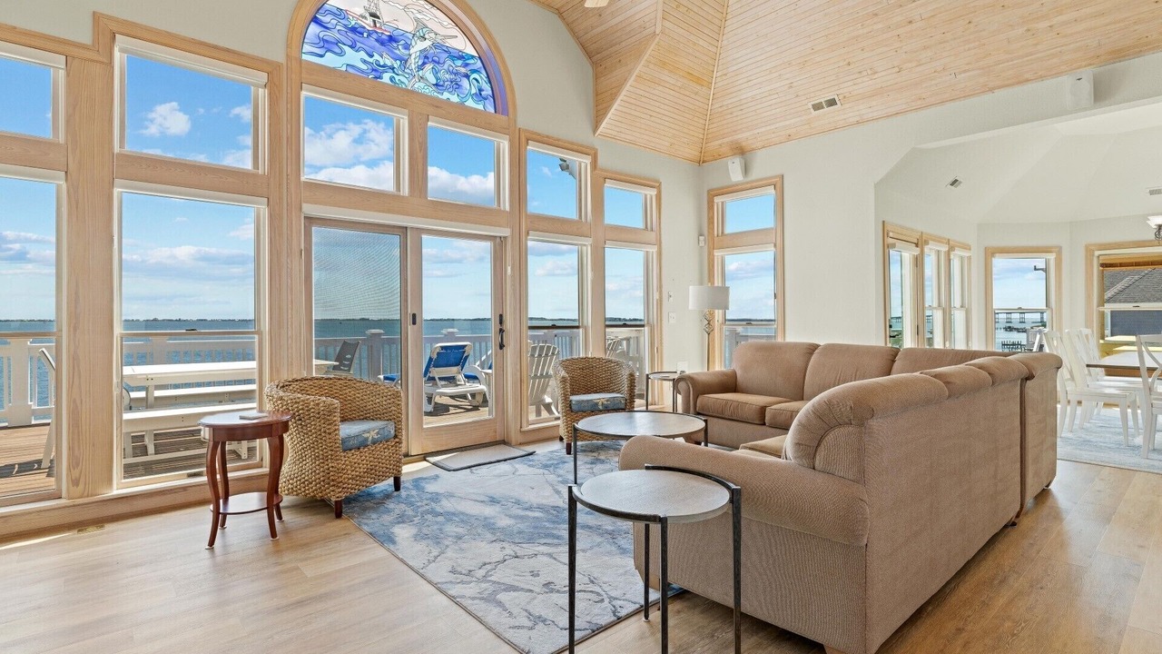 Photo of Livingroom in Manteo