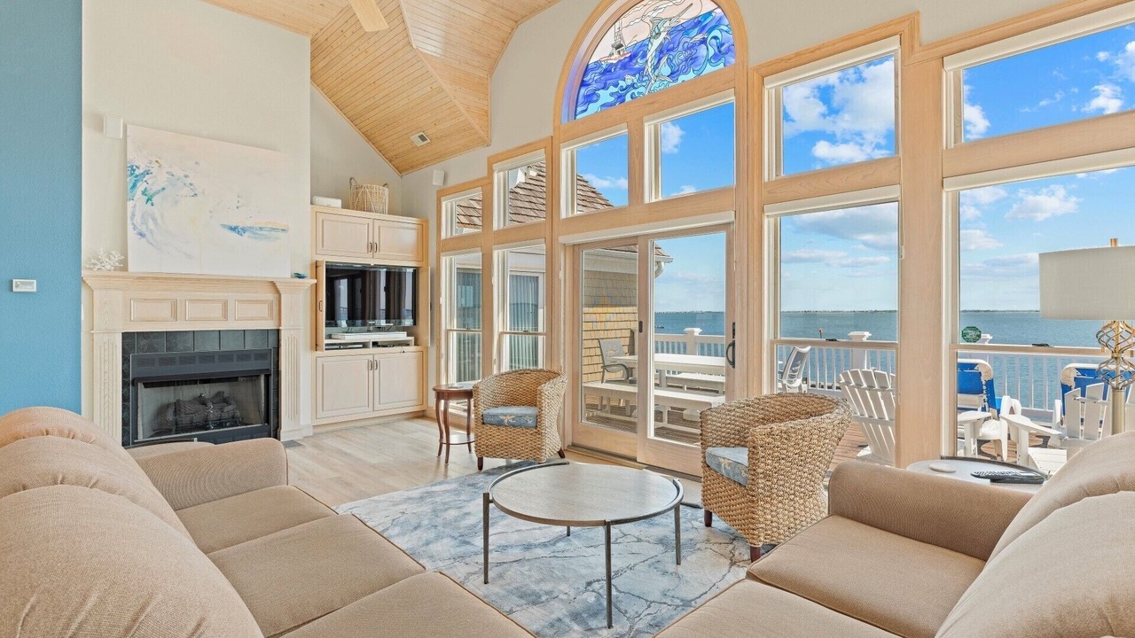 Photo of Livingroom in Manteo