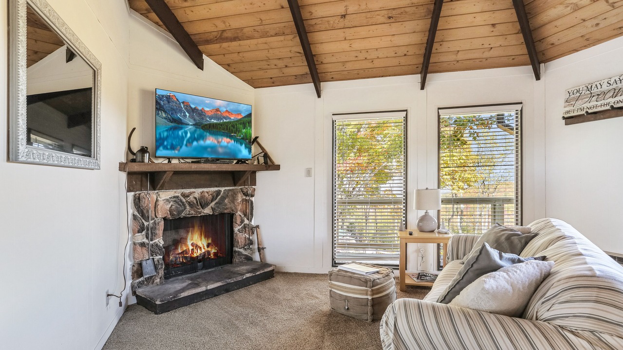 Photo of Livingroom in Beech Mountain