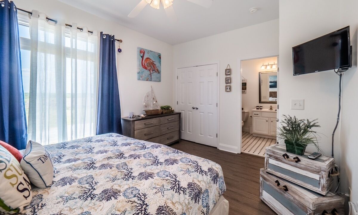 Photo of Bedroom in North Topsail Beach